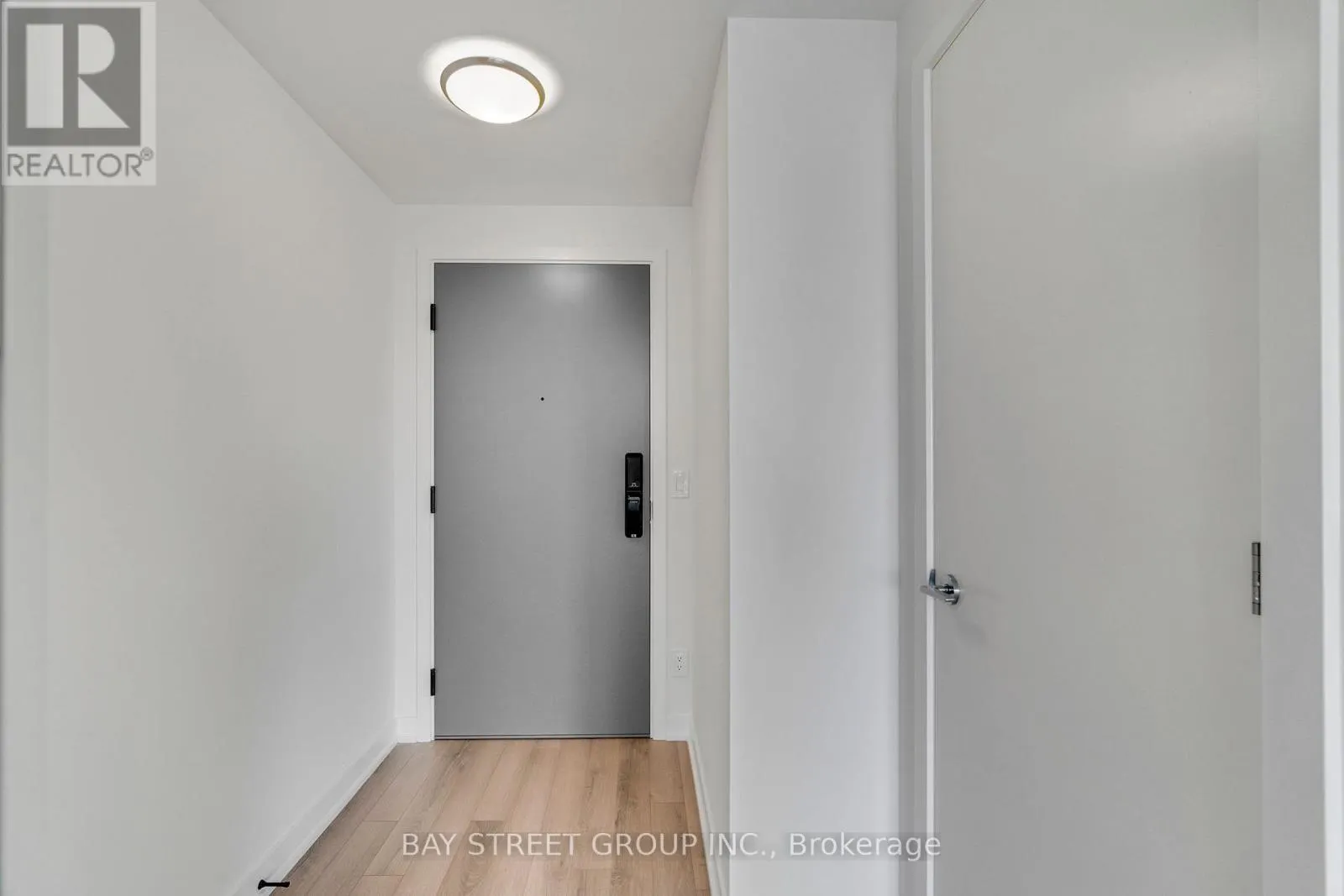 1505 - 3079 TRAFALGAR ROAD