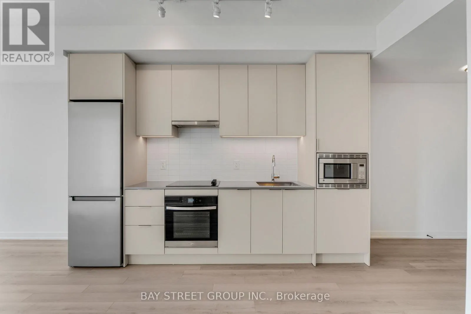 1505 - 3079 TRAFALGAR ROAD
