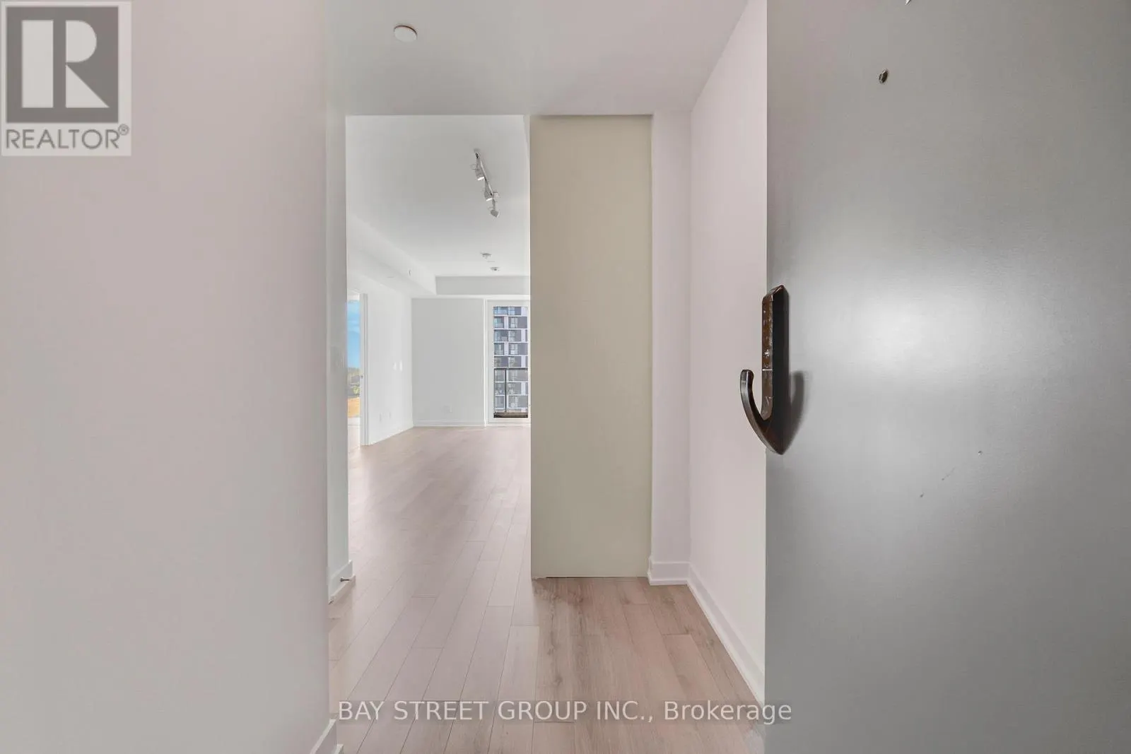 1505 - 3079 TRAFALGAR ROAD