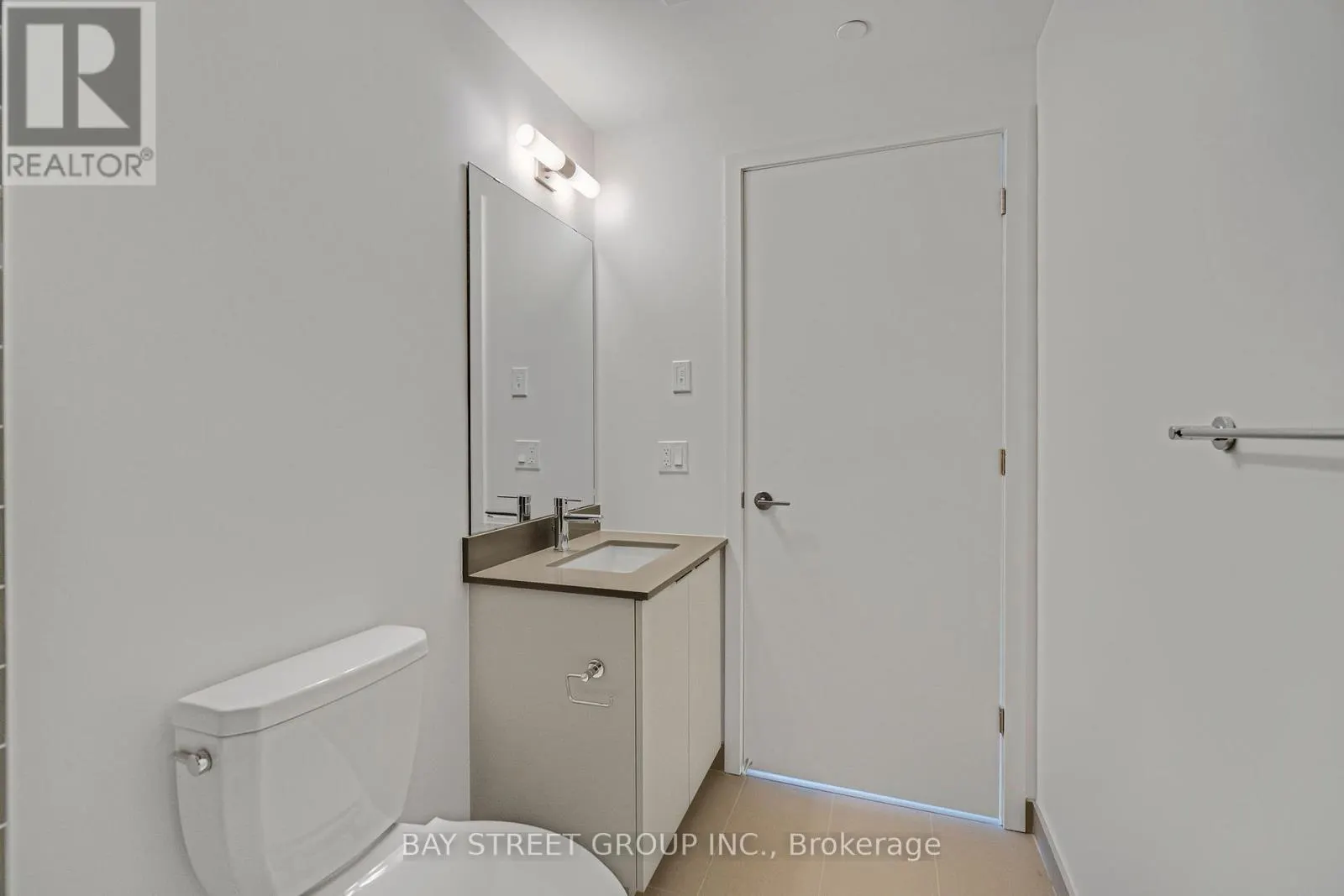 1505 - 3079 TRAFALGAR ROAD