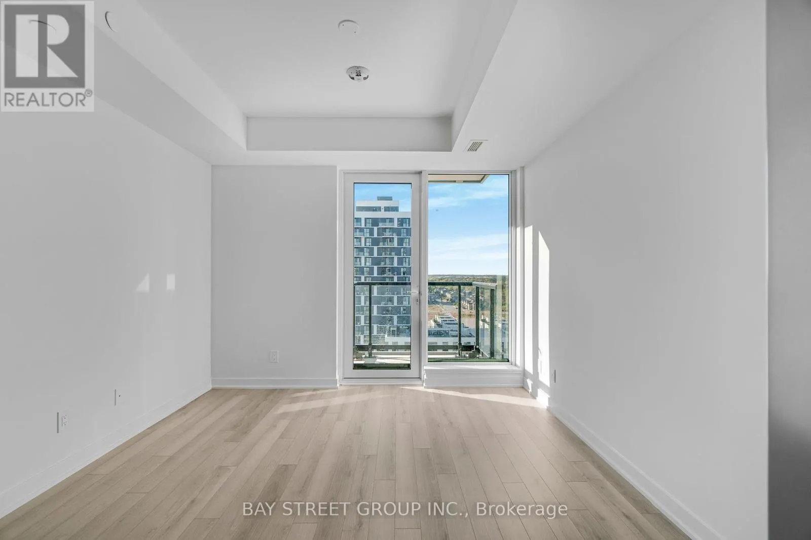 1505 - 3079 TRAFALGAR ROAD