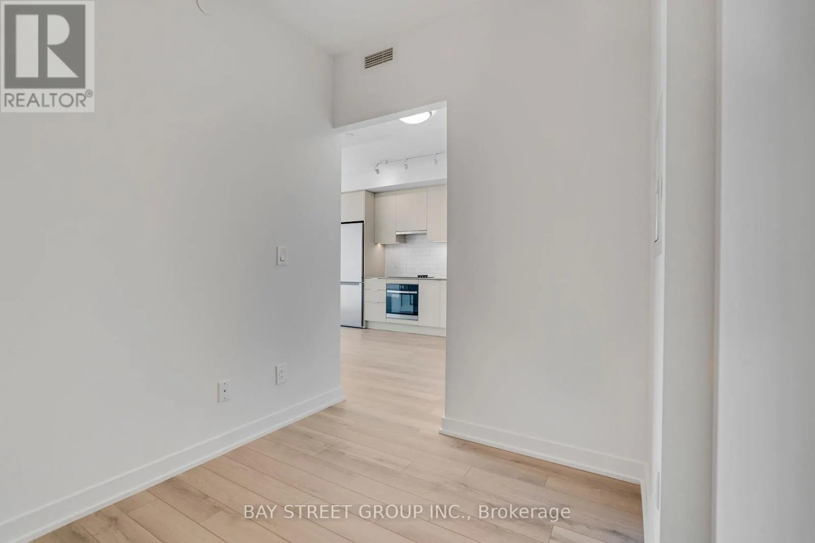 1505 - 3079 TRAFALGAR ROAD