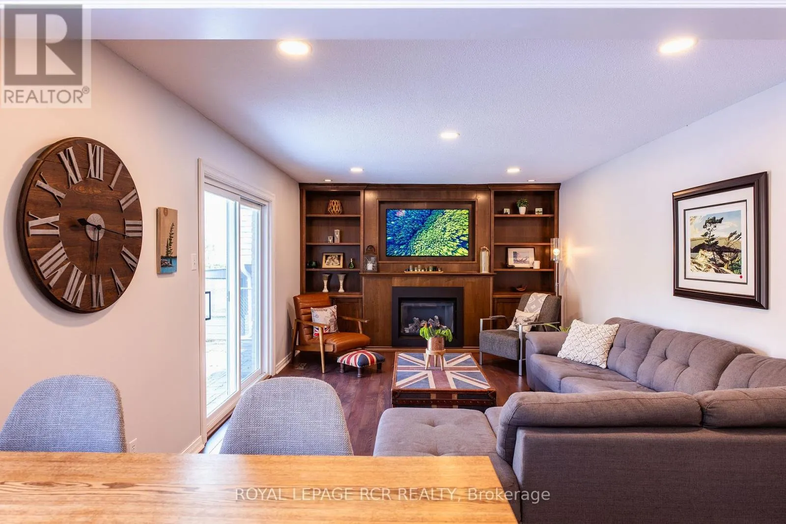 35 ELM AVENUE