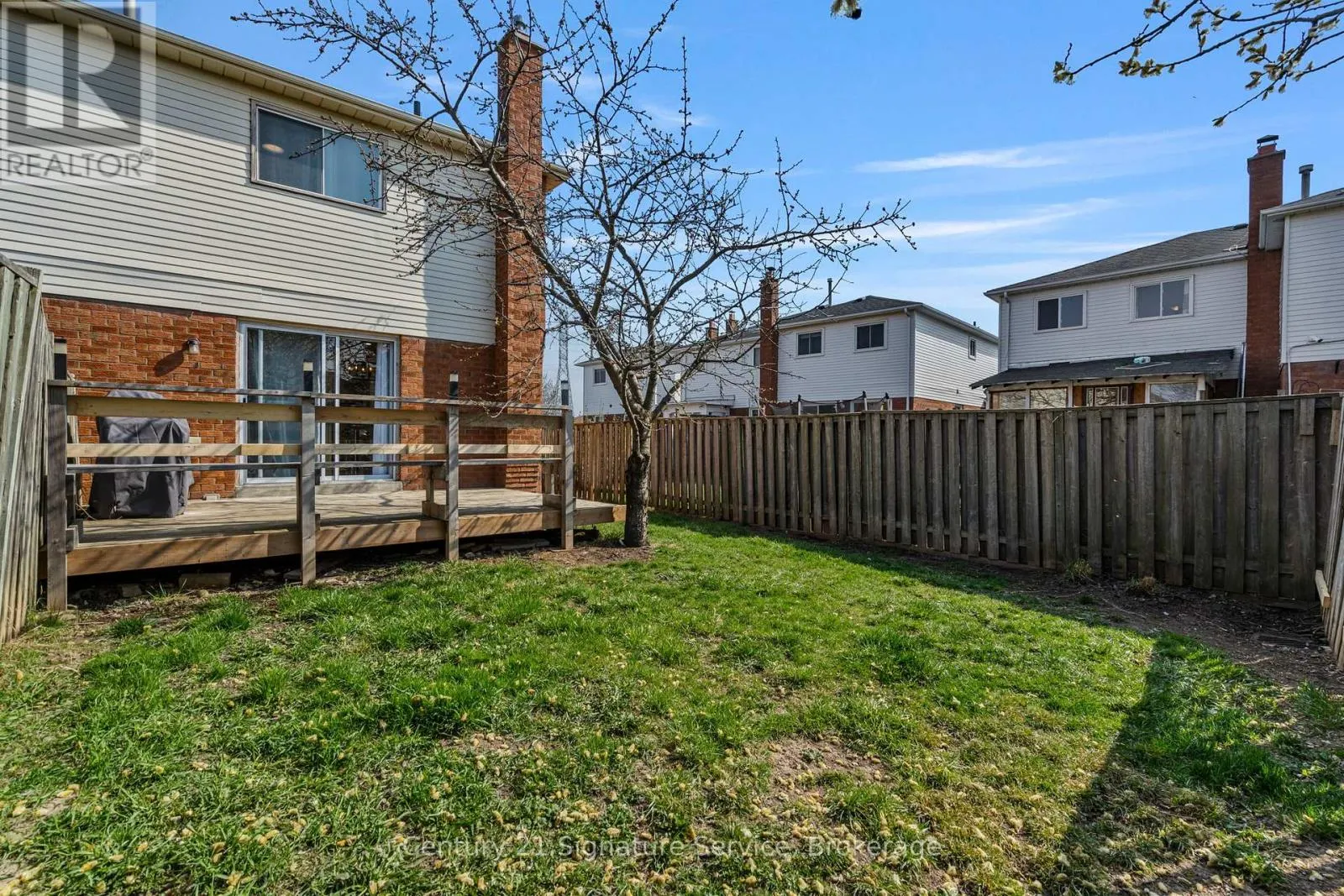 80 DUTCH CRESCENT