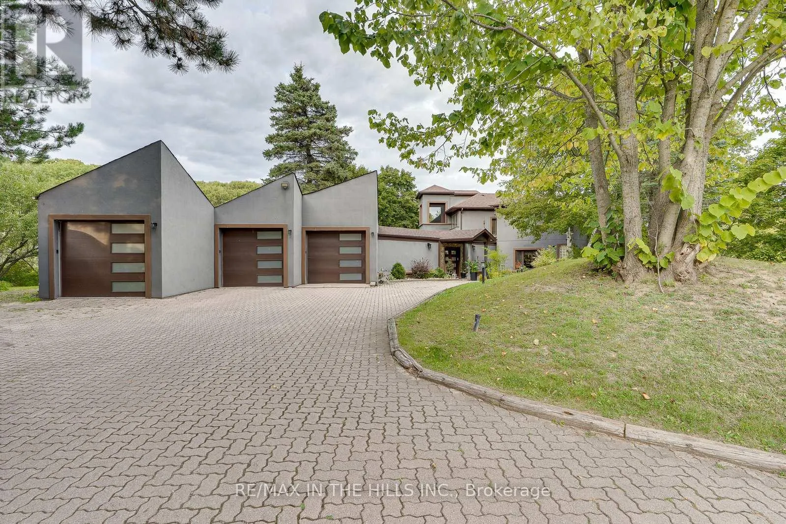 21 BARTLEY DRIVE