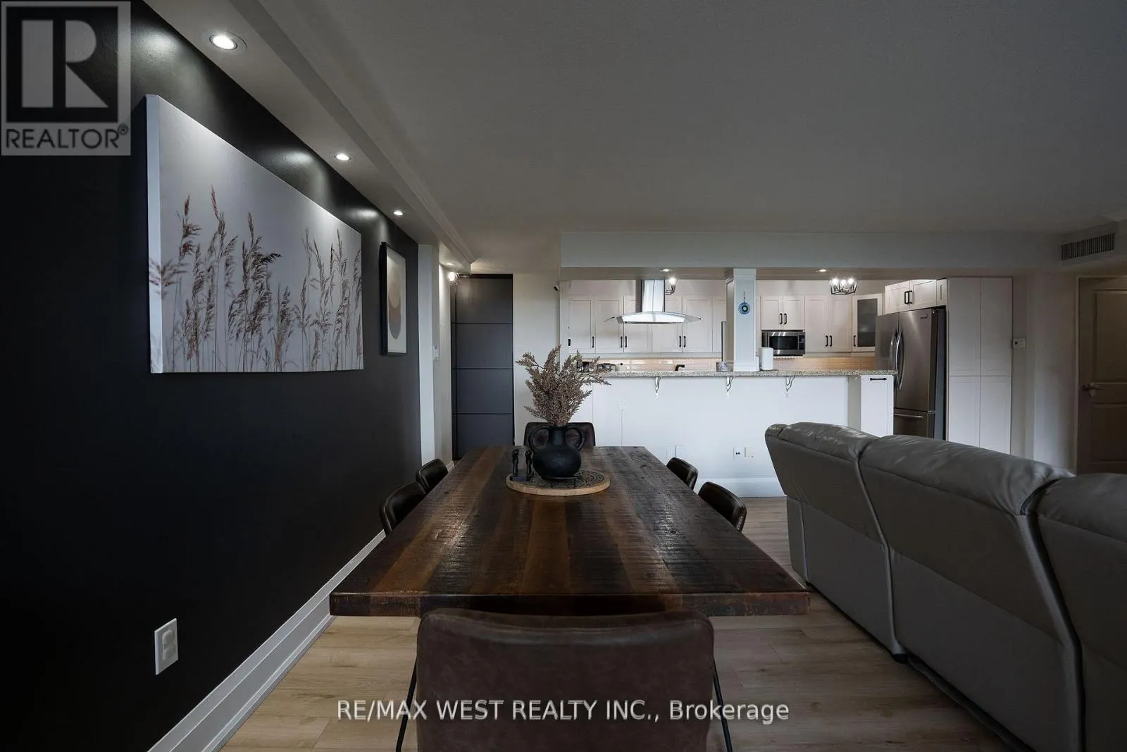 1603 - 61 RICHVIEW ROAD