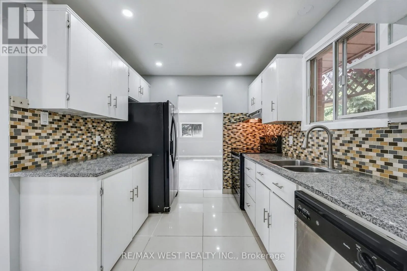 15 LAWRENCE AVENUE