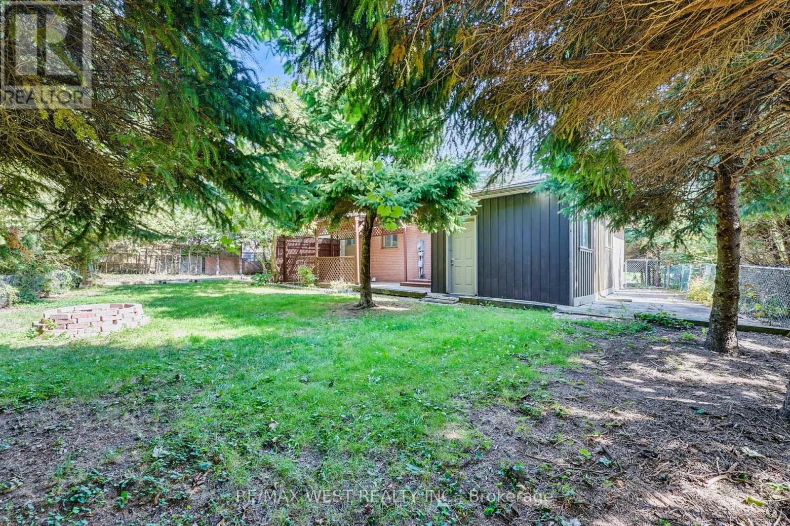15 LAWRENCE AVENUE