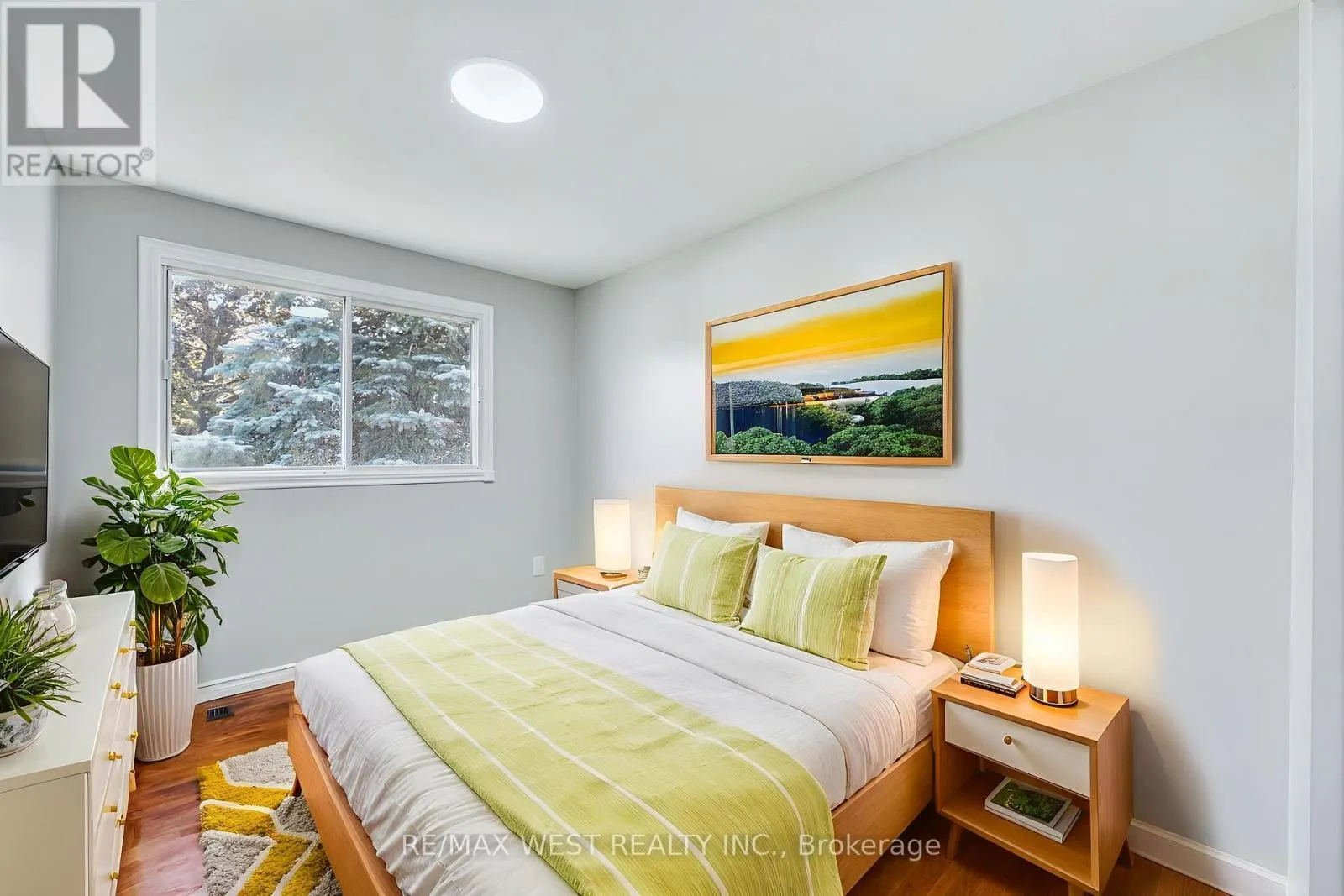 15 LAWRENCE AVENUE