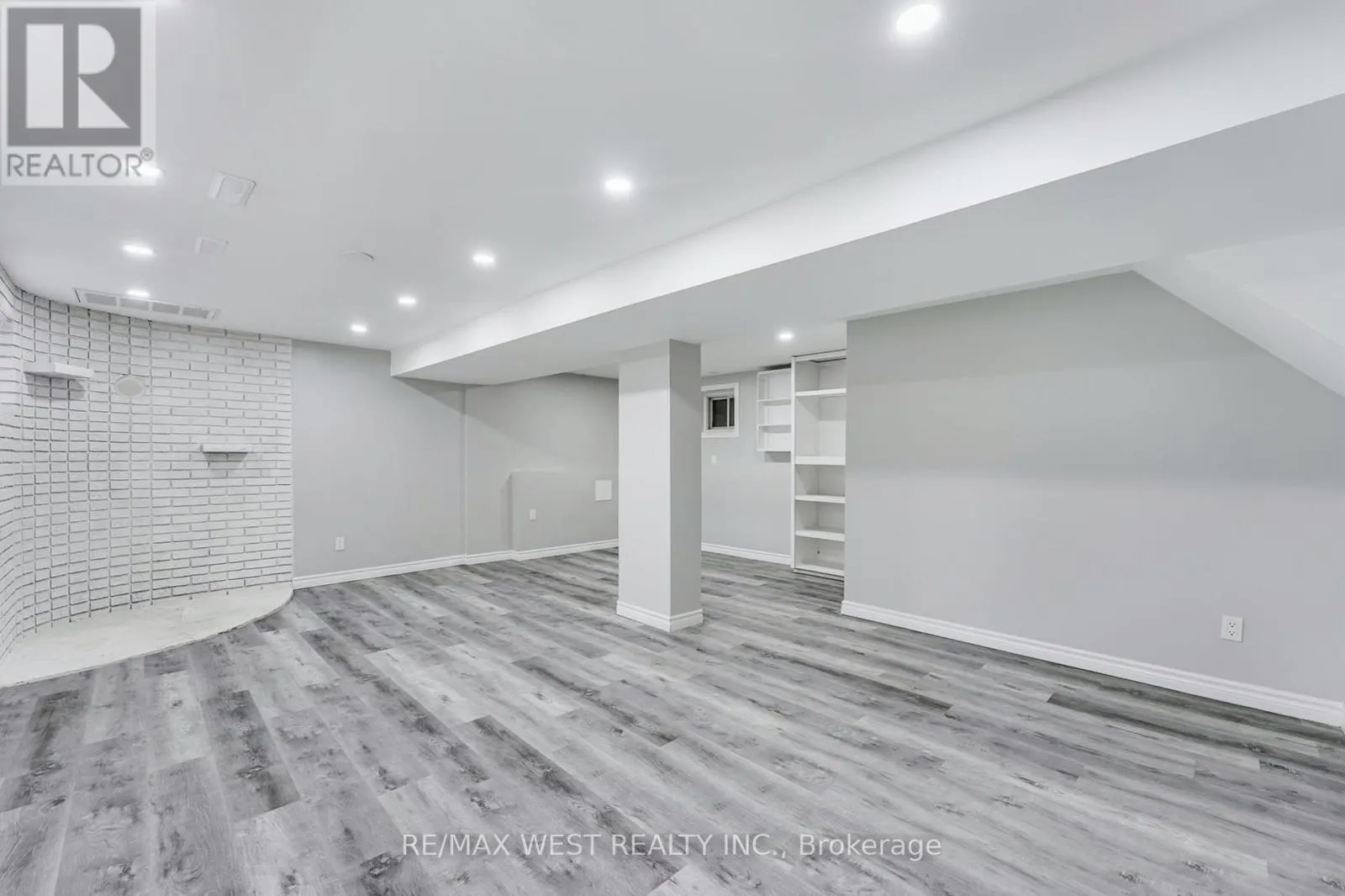 15 LAWRENCE AVENUE