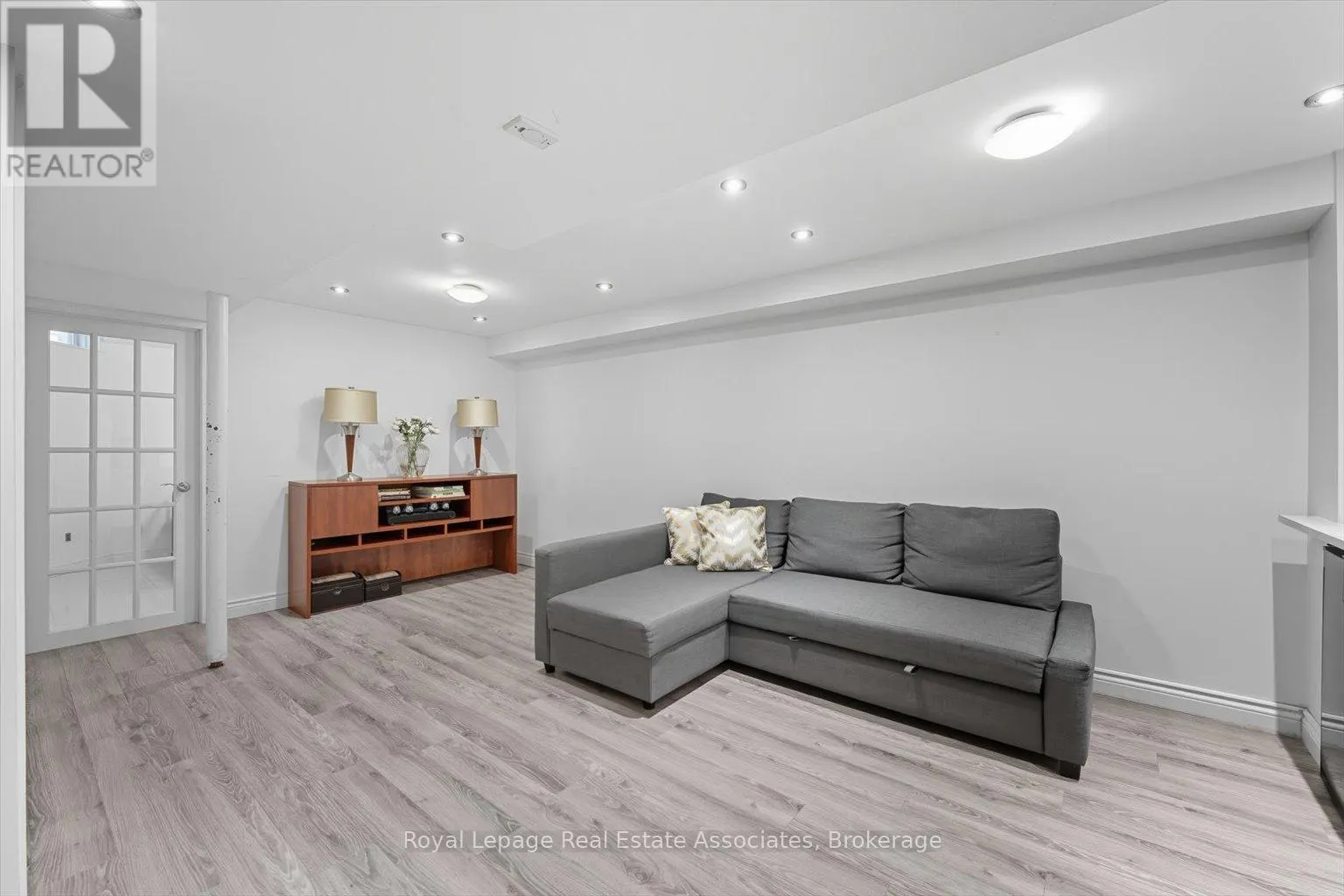 443 STONETREE COURT