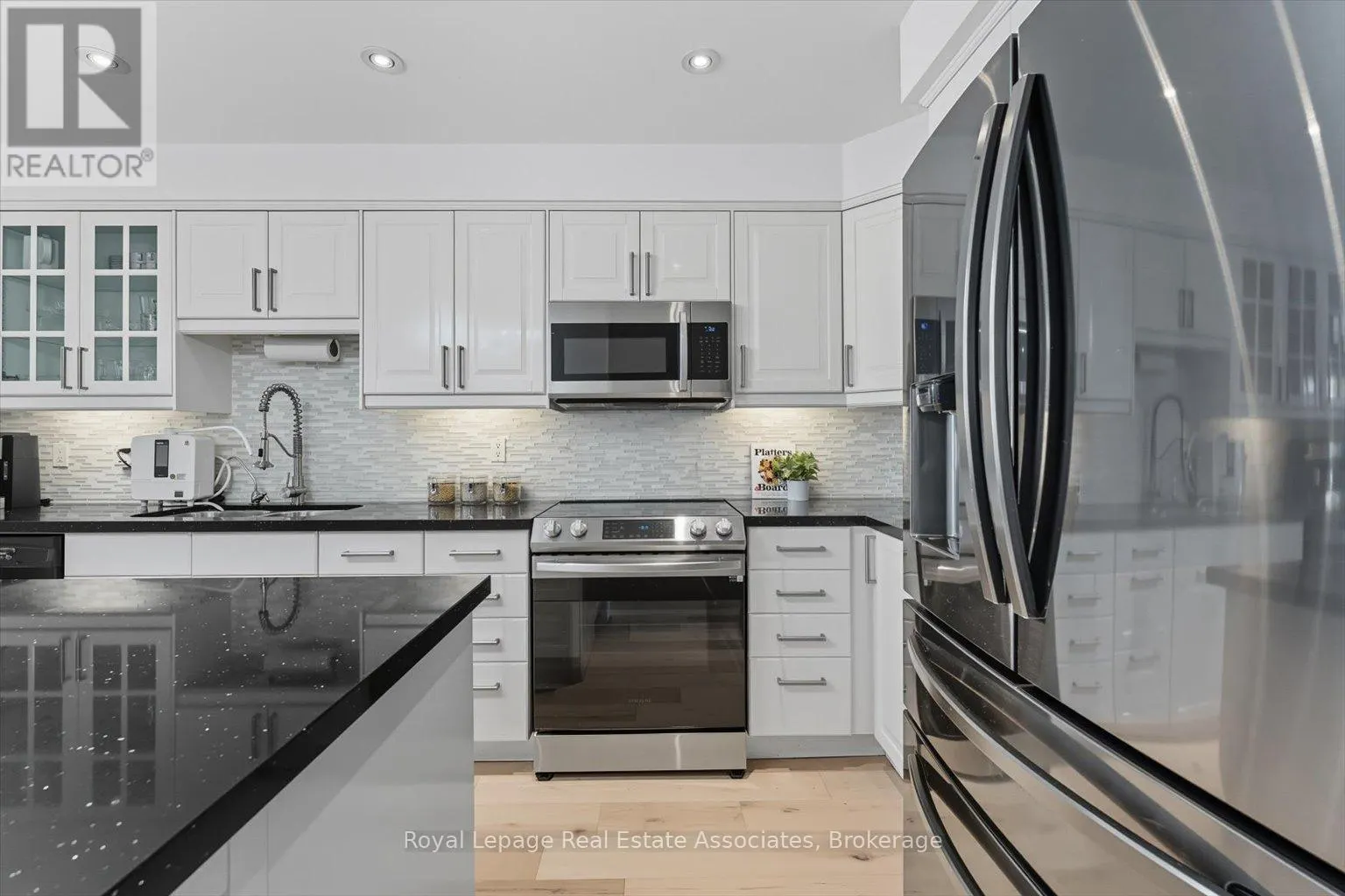 443 STONETREE COURT