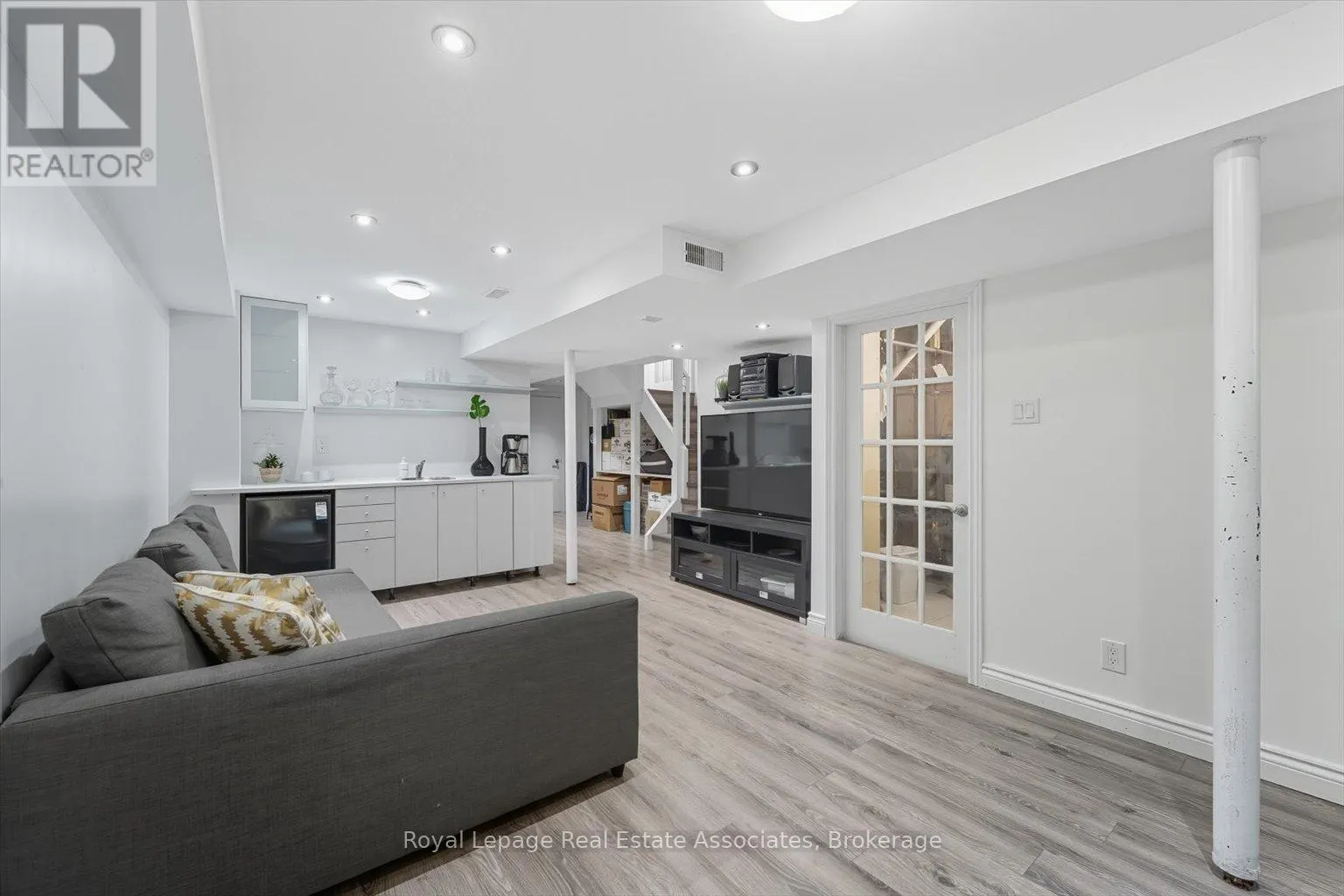 443 STONETREE COURT