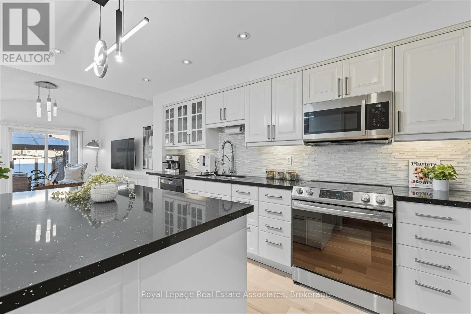 443 STONETREE COURT