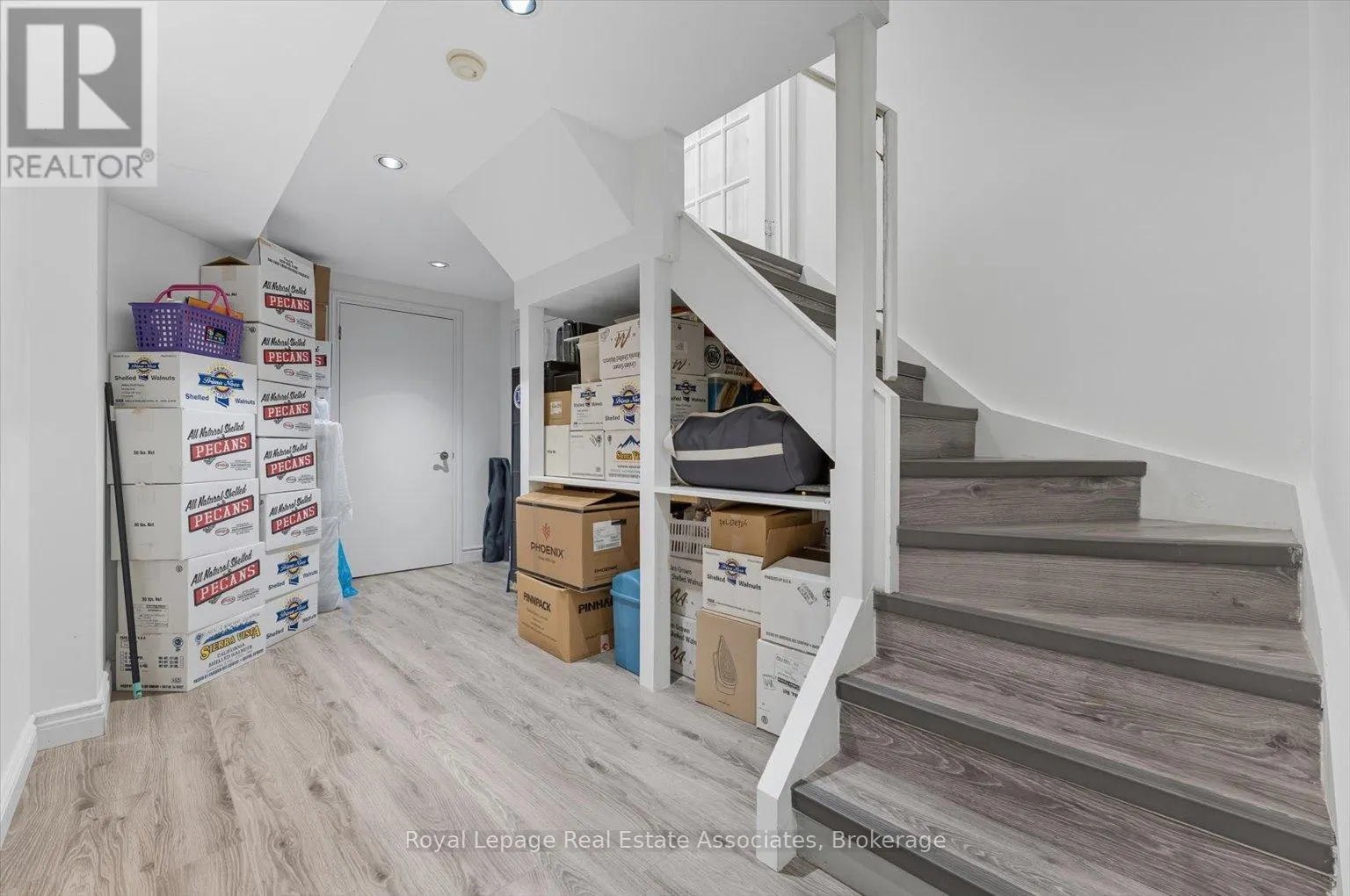 443 STONETREE COURT
