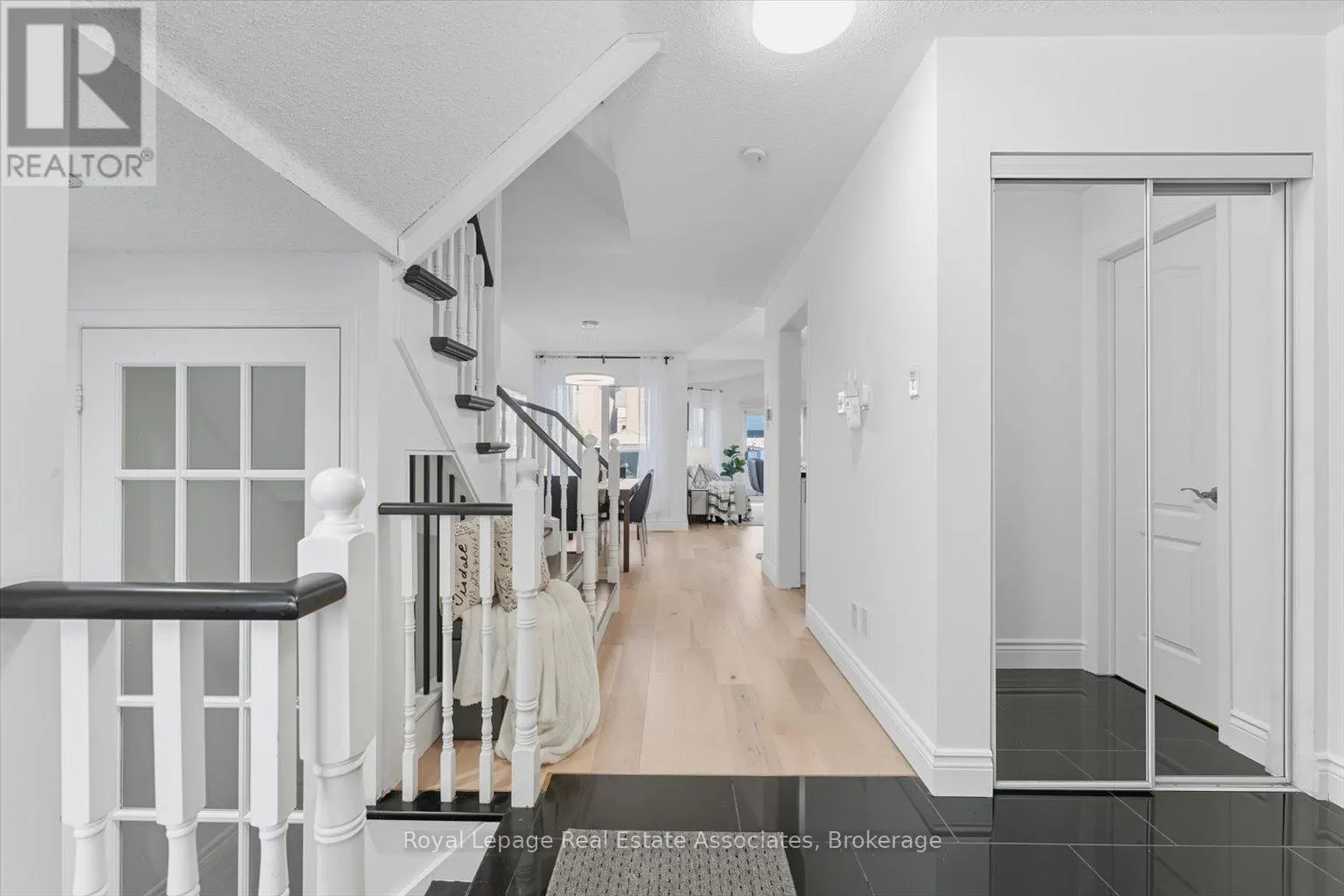 443 STONETREE COURT