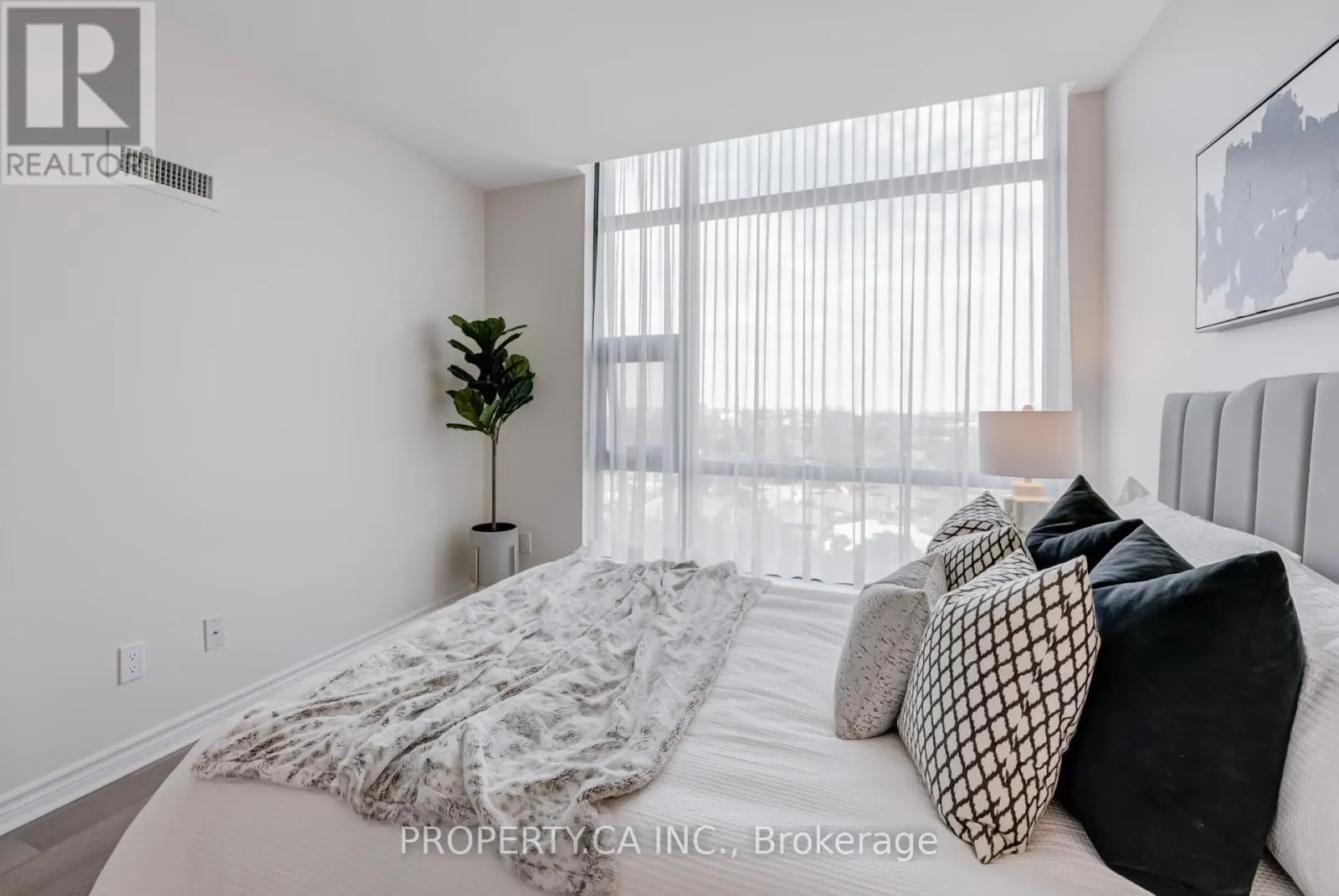 704 - 2522 KEELE STREET