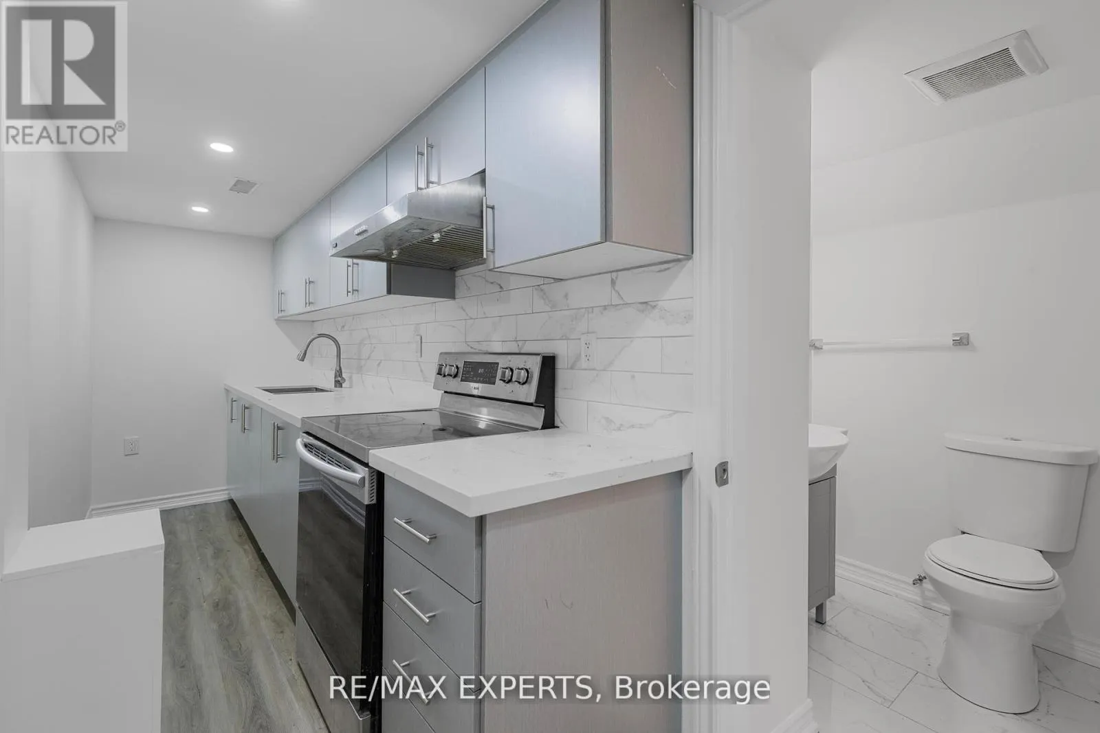 1374 ROSE WAY