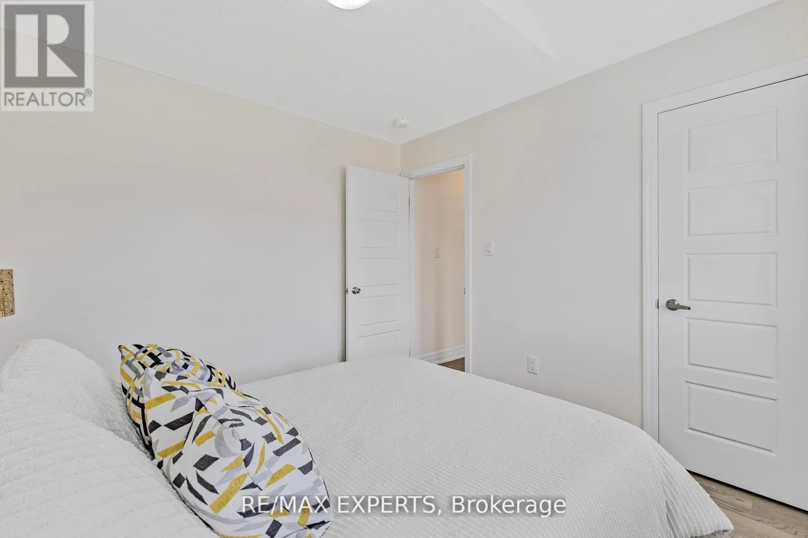 1374 ROSE WAY
