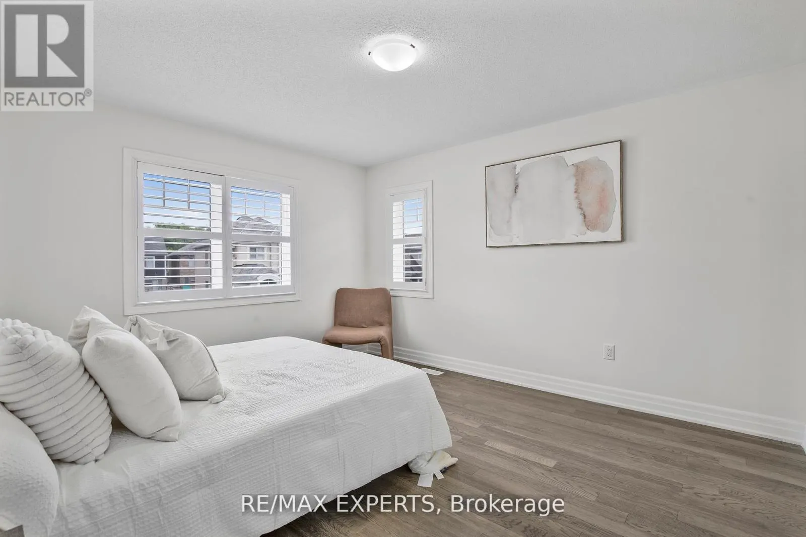 1374 ROSE WAY