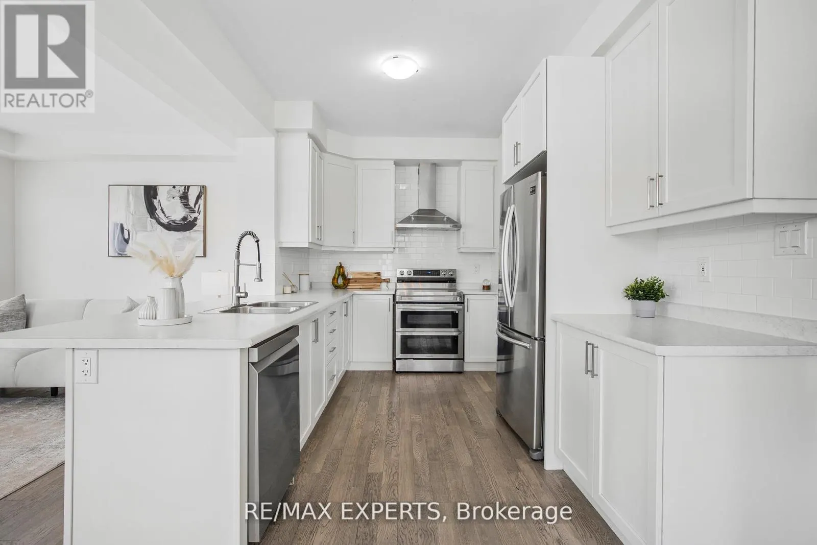 1374 ROSE WAY