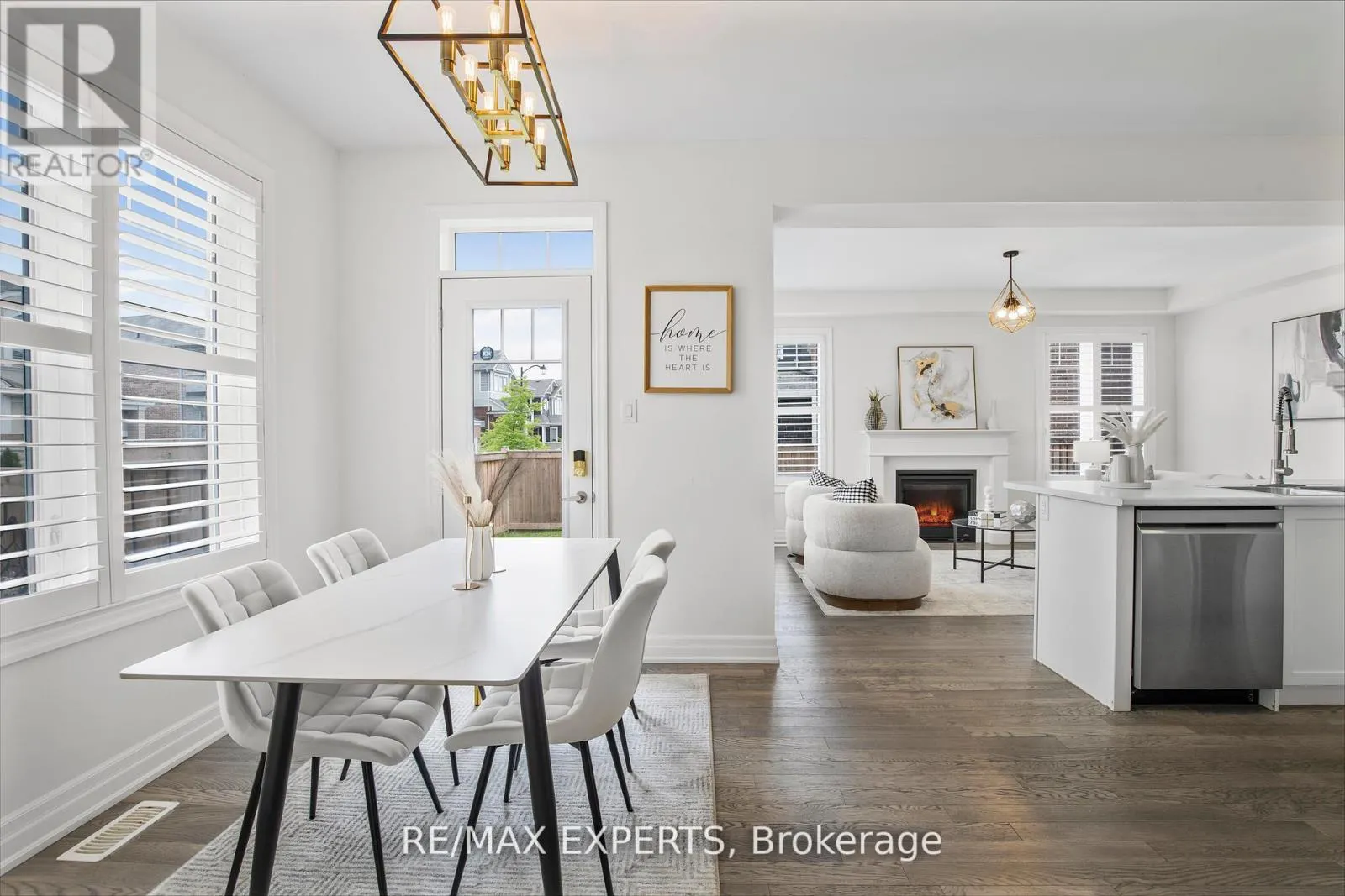 1374 ROSE WAY