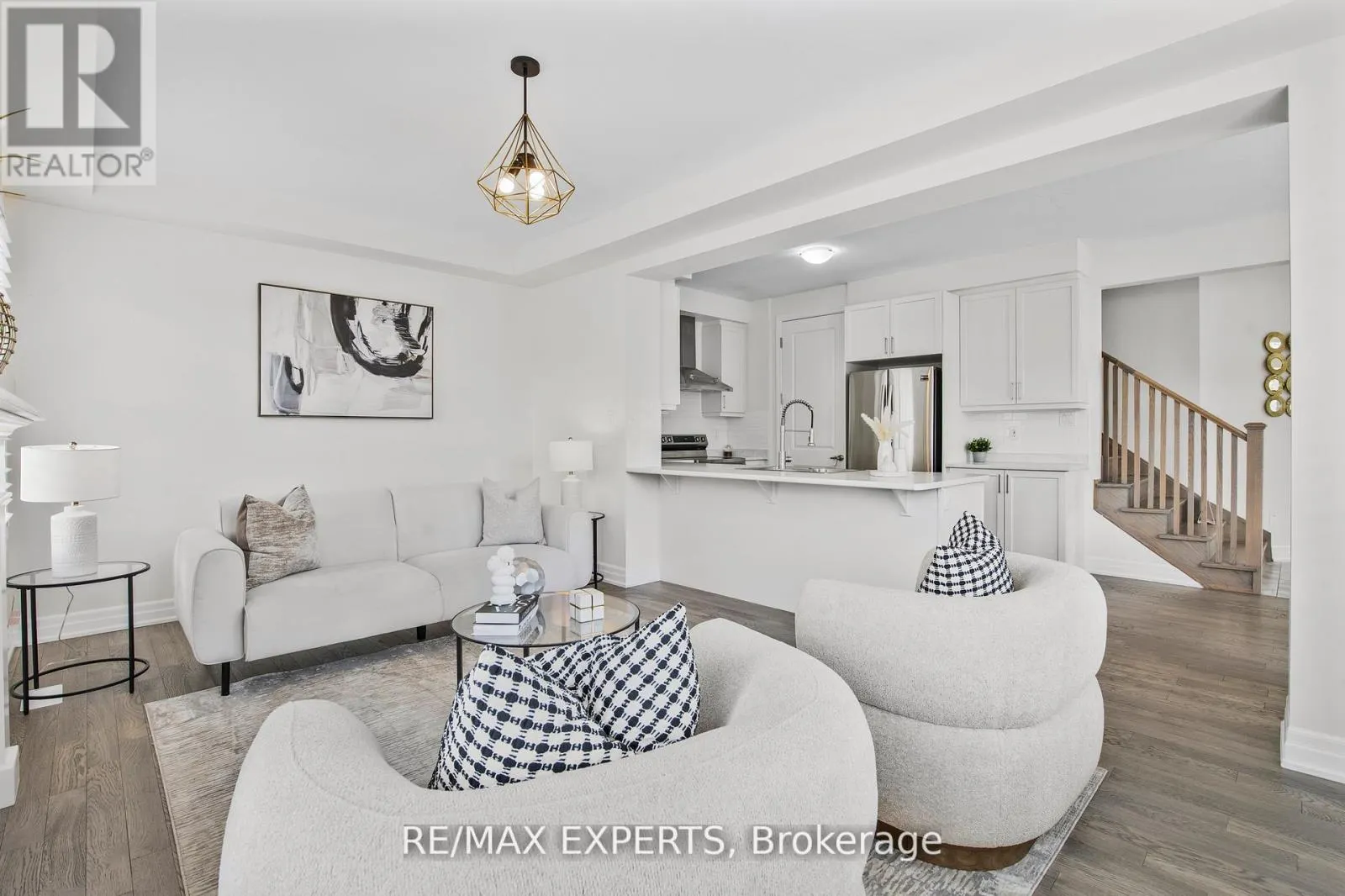 1374 ROSE WAY