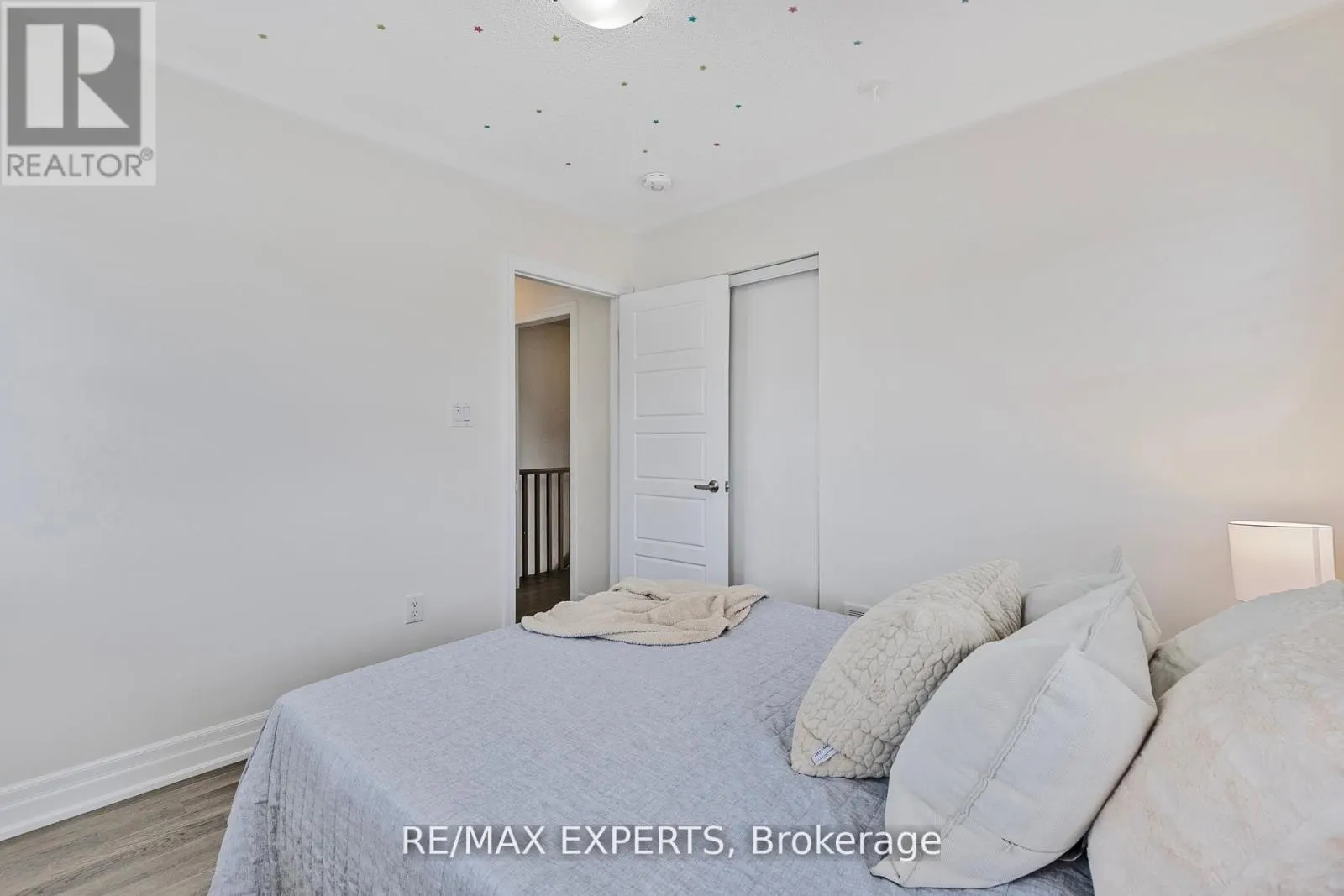 1374 ROSE WAY
