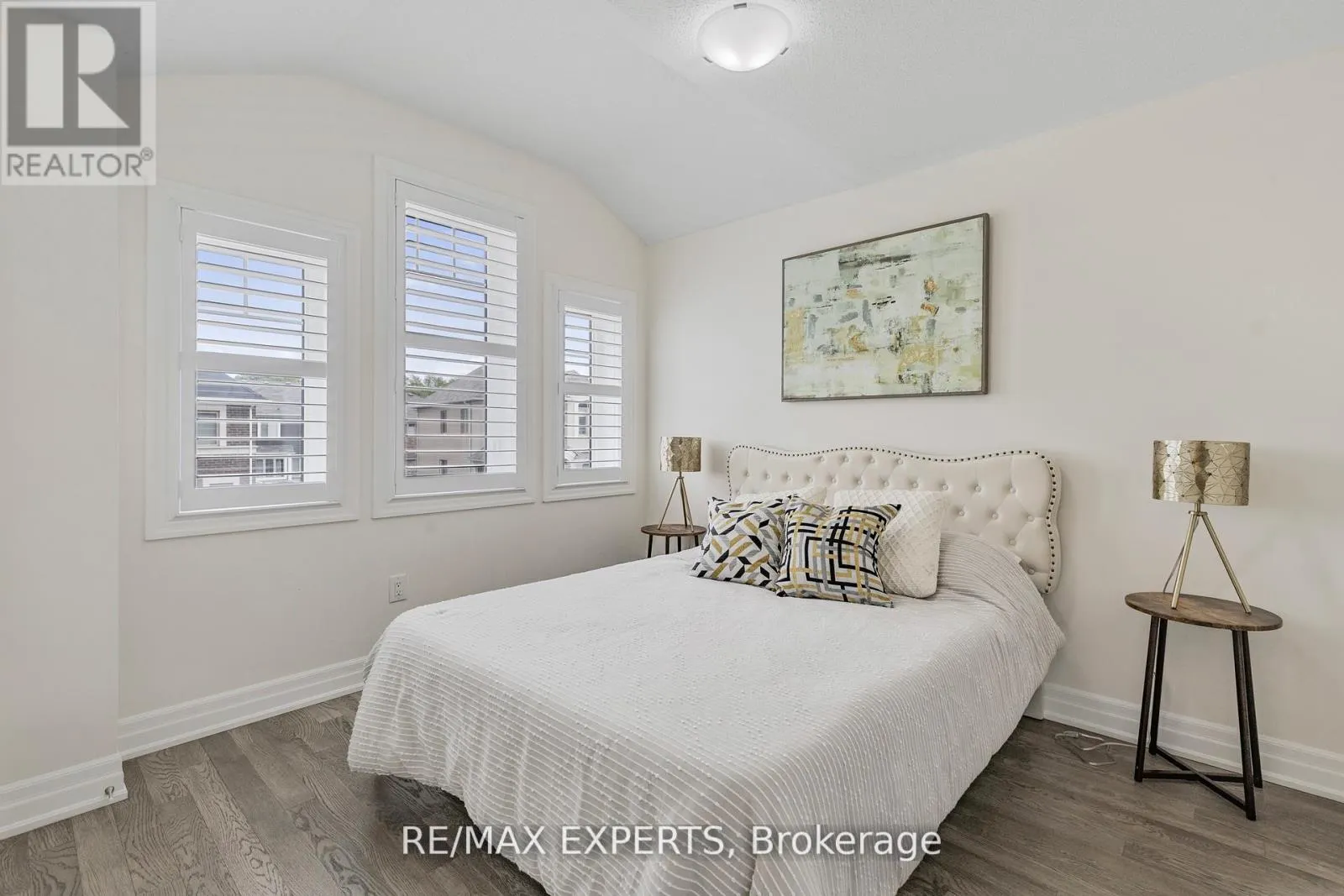1374 ROSE WAY
