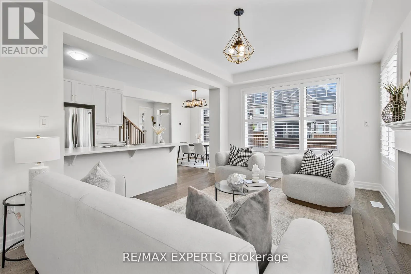 1374 ROSE WAY