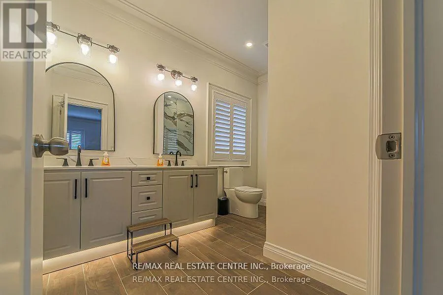 1 HAWTHORN CRESCENT