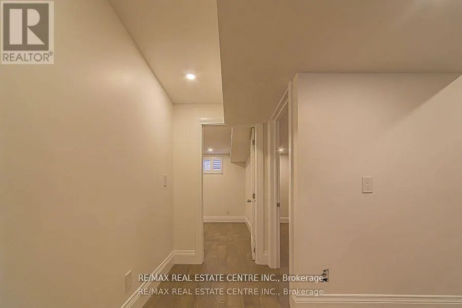 1 HAWTHORN CRESCENT
