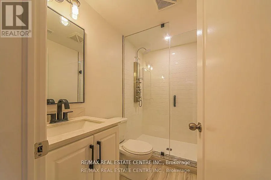 1 HAWTHORN CRESCENT
