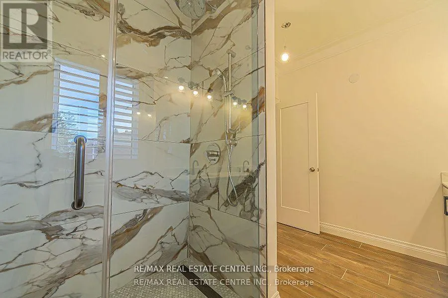 1 HAWTHORN CRESCENT