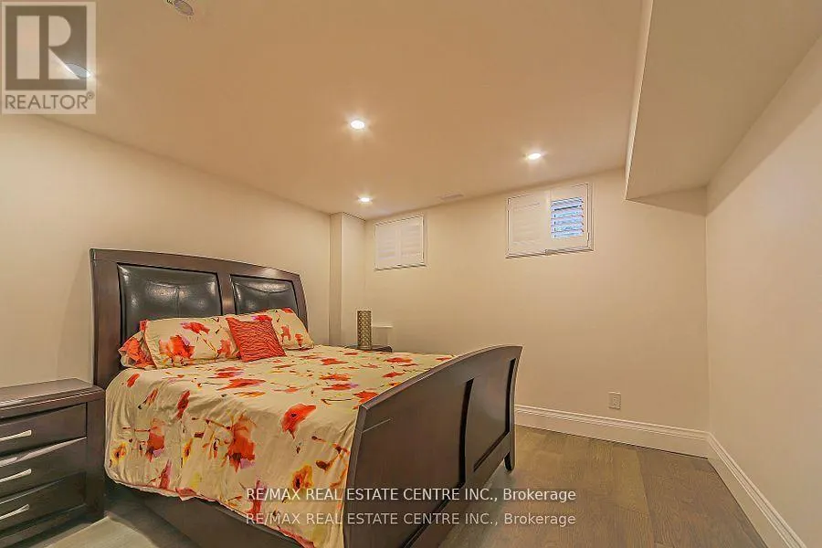 1 HAWTHORN CRESCENT