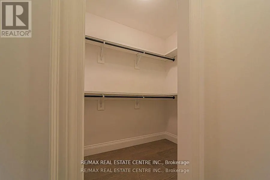 1 HAWTHORN CRESCENT