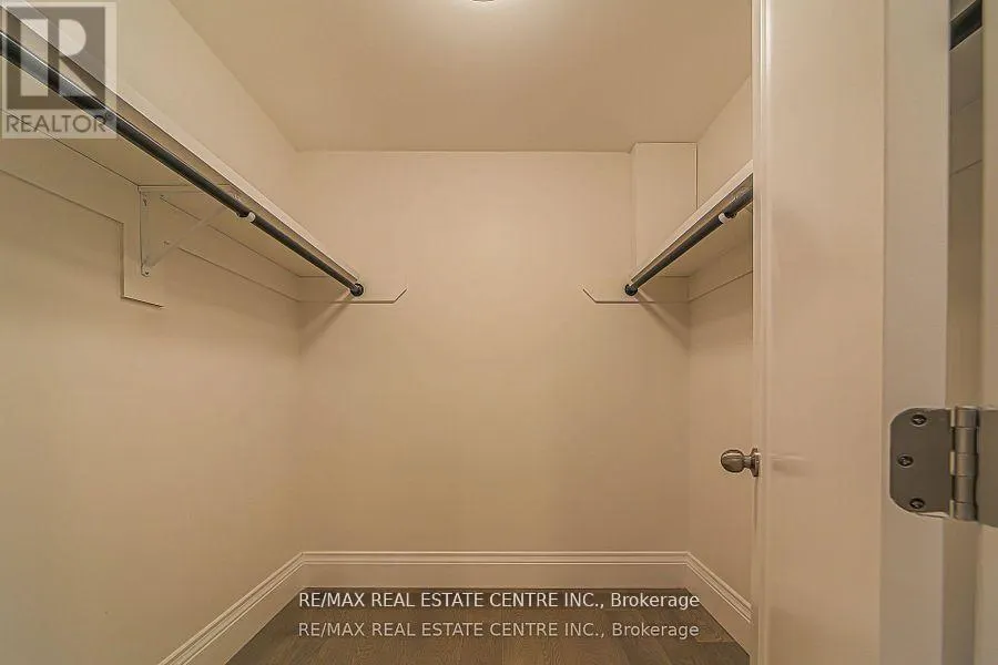 1 HAWTHORN CRESCENT