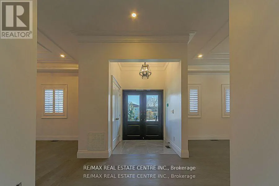1 HAWTHORN CRESCENT