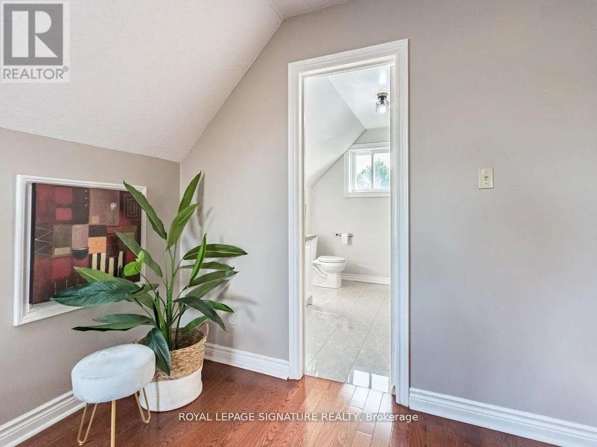 1206 GLENASHTON DRIVE