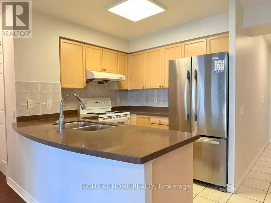 521 - 25 KINGSBRIDGE GARDEN CIRCLE