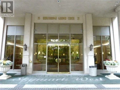 521 - 25 KINGSBRIDGE GARDEN CIRCLE