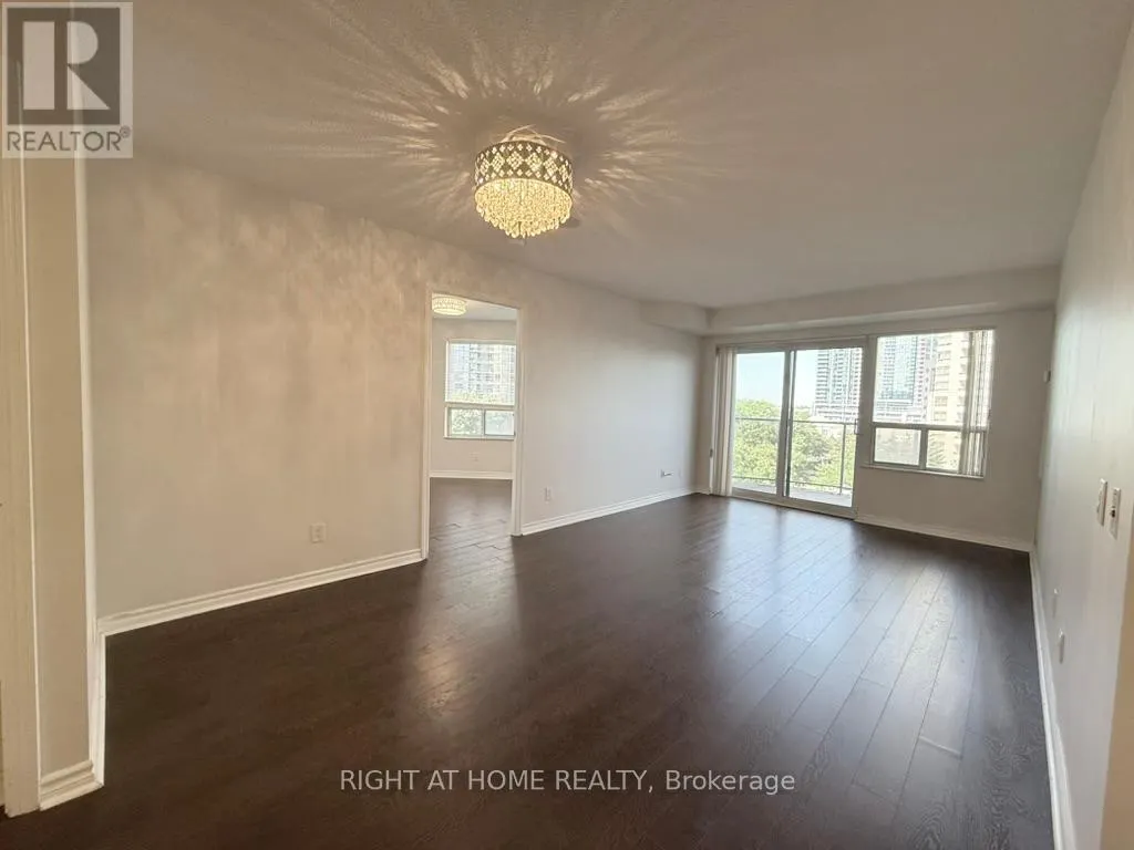 521 - 25 KINGSBRIDGE GARDEN CIRCLE