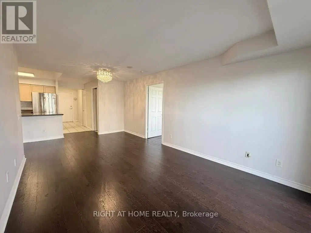 521 - 25 KINGSBRIDGE GARDEN CIRCLE