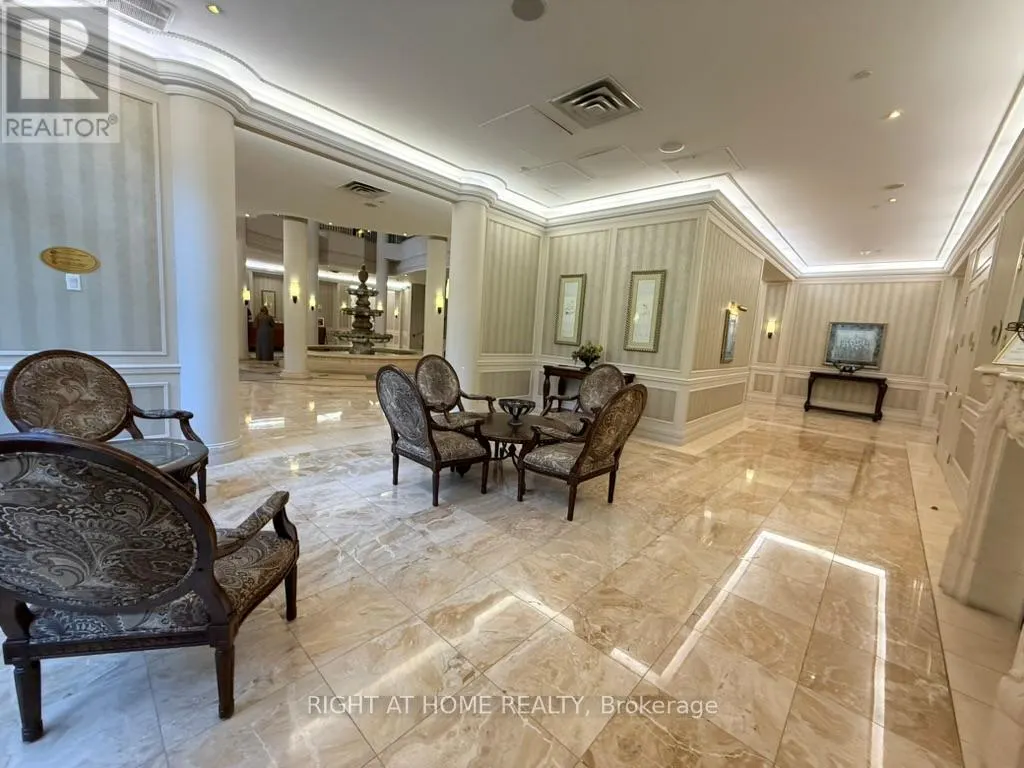 521 - 25 KINGSBRIDGE GARDEN CIRCLE