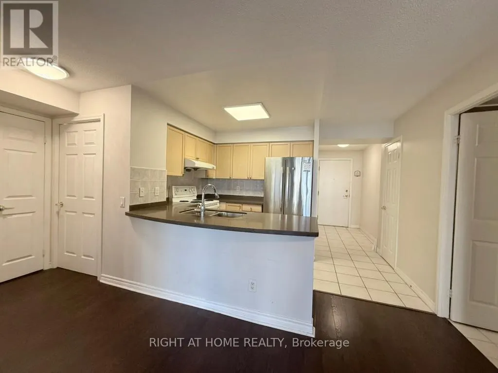 521 - 25 KINGSBRIDGE GARDEN CIRCLE