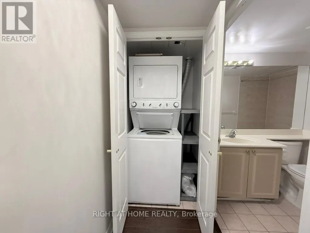 521 - 25 KINGSBRIDGE GARDEN CIRCLE