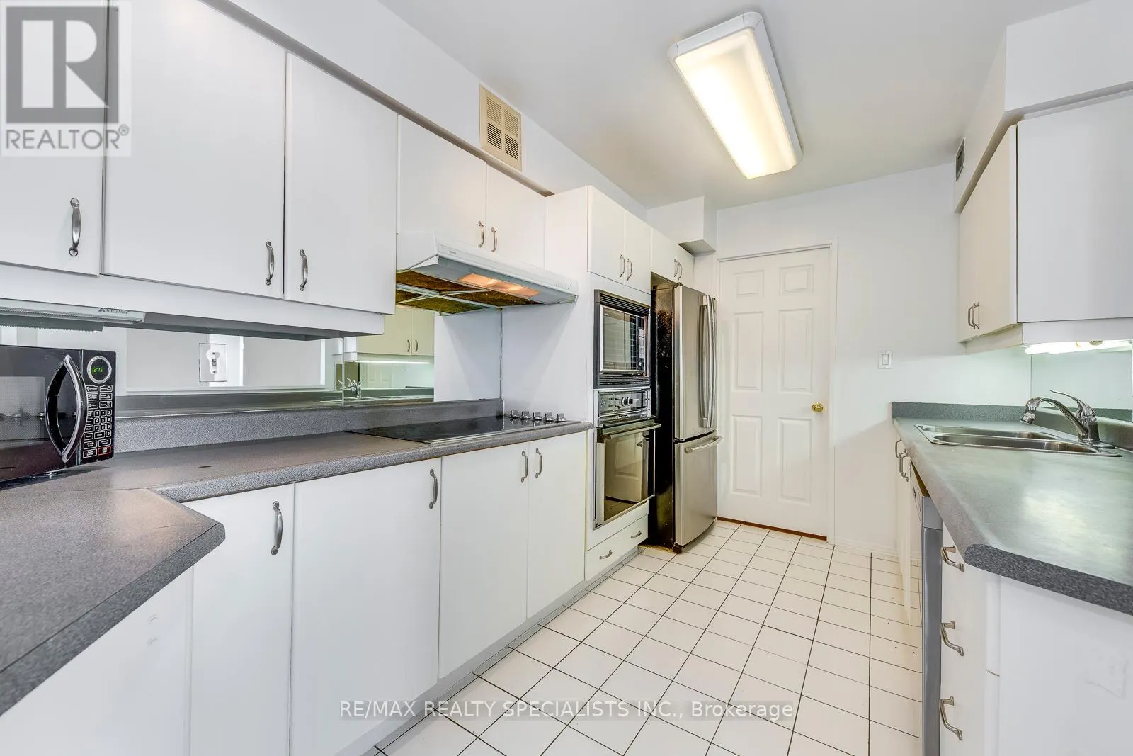 1911 - 3605 KARIYA DRIVE