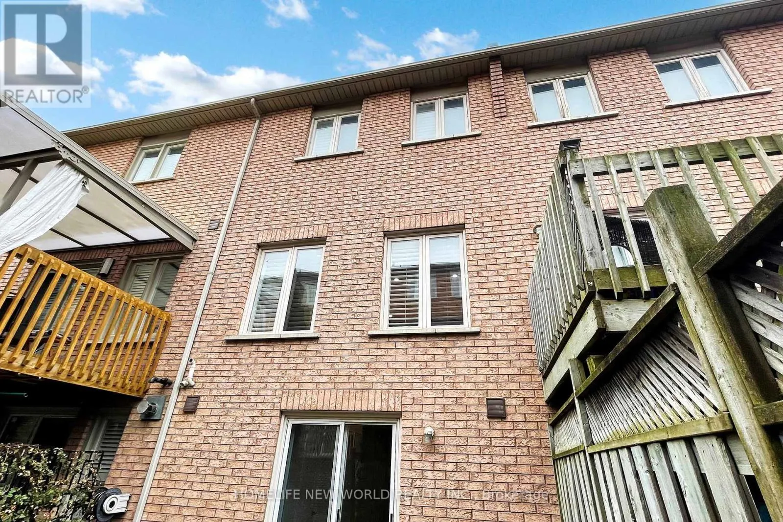 50 BLUEWATER COURT