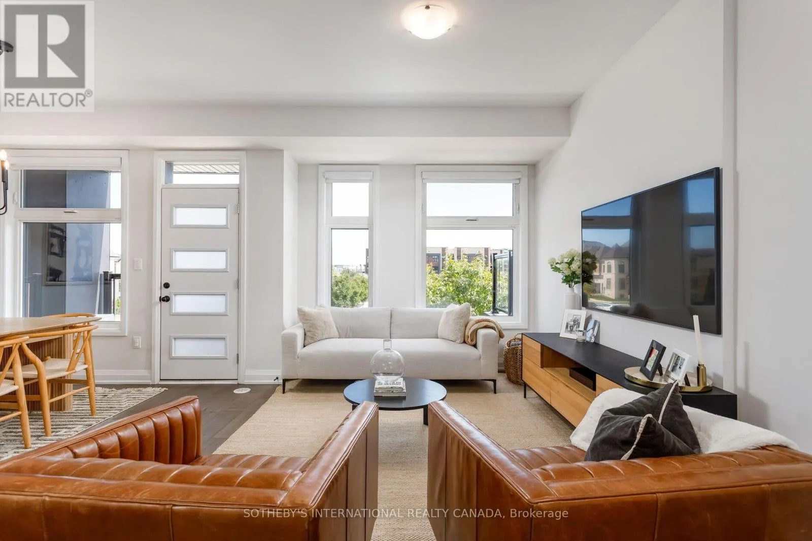 2544 LITTLEFIELD CRESCENT