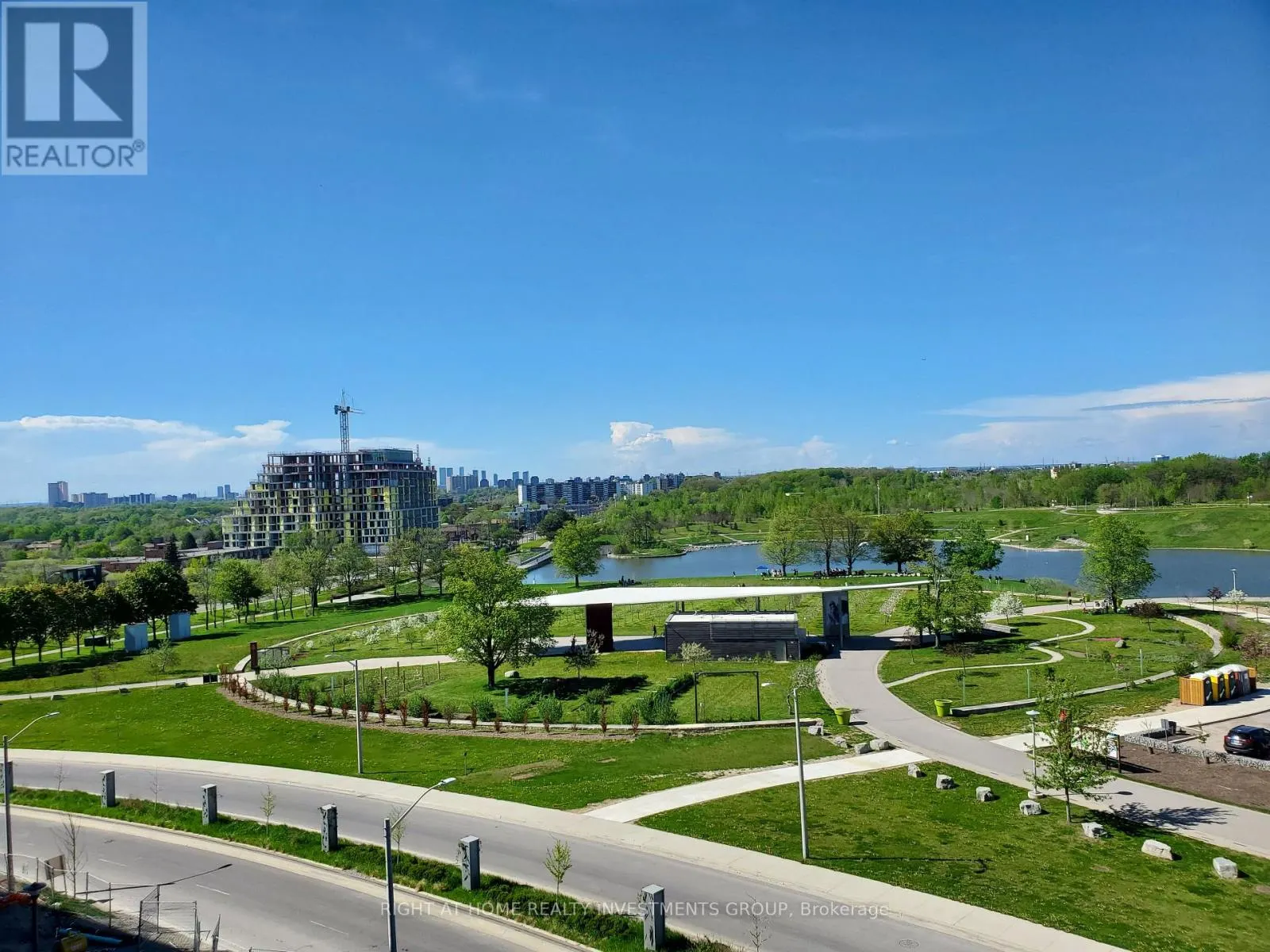 506 - 60 GEORGE BUTCHART DRIVE
